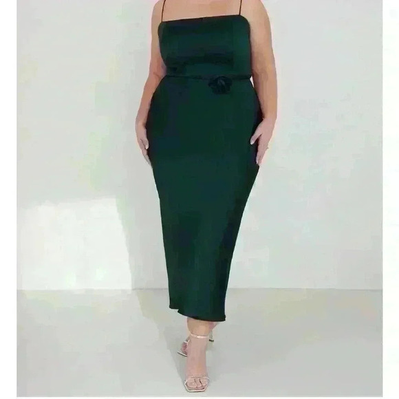 Park & Fifth | Maxine dress forest green size  XL unhemmed with added rosette - Picture 6 of 7
